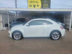 Volkswagen Beetle 2.0T SE Hatchback FWD
