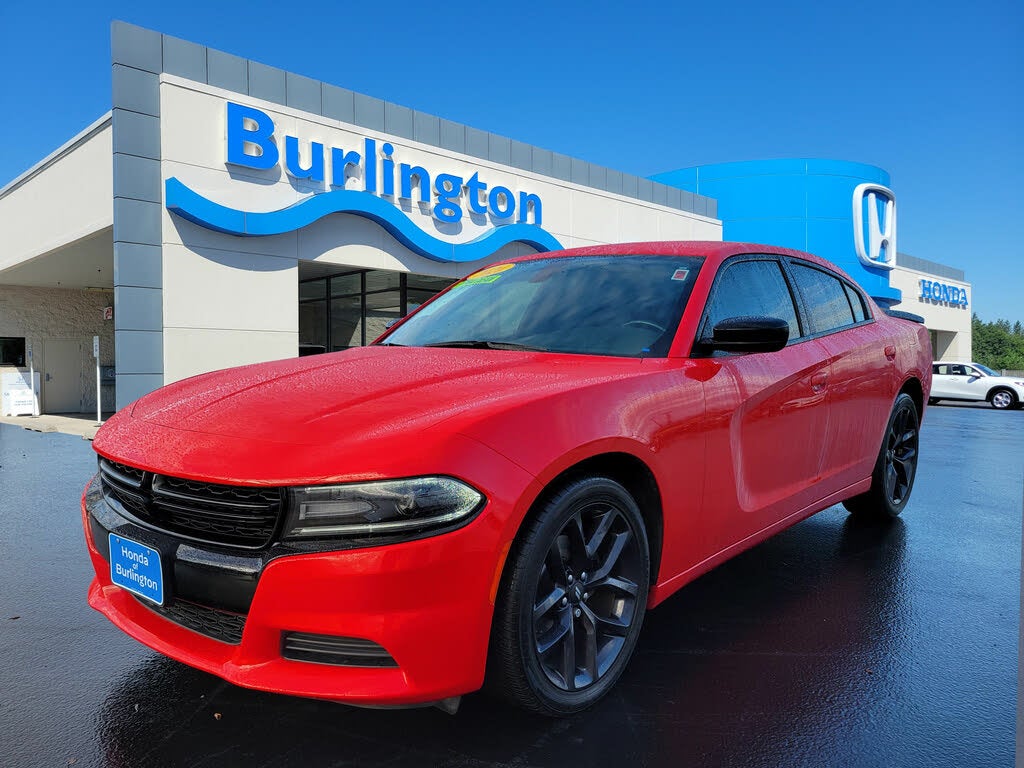 https://static.cargurus.com/images/forsale/2023/12/22/07/17/2020_dodge_charger-pic-2223561730033001833-1024x768.jpeg?io=true&width=640&height=480&dpr=2&fit=bounds&format=jpg&auto=webp