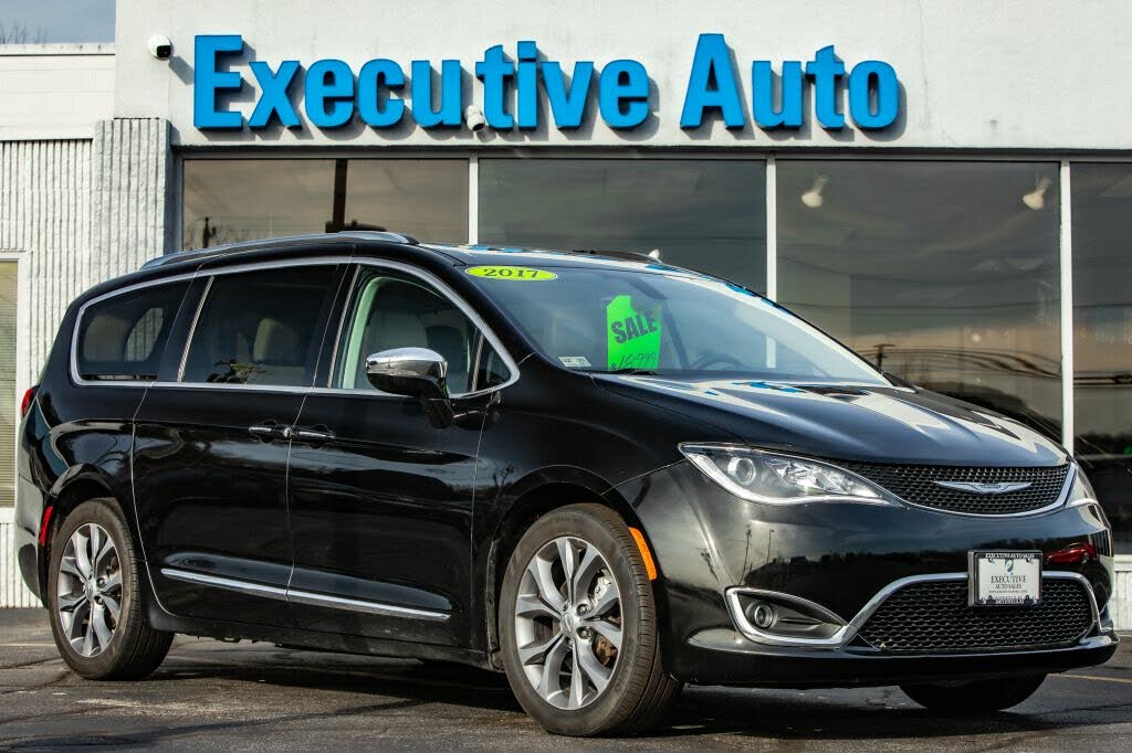 2017 minivans best sale for sale