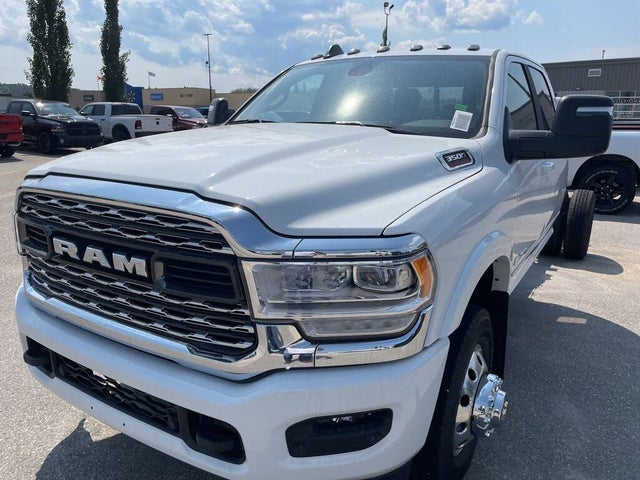 2023 RAM 3500 Chassis Limited Crew Cab LB DRW 4WD