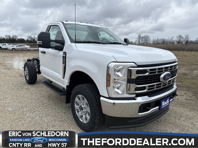 2024 Ford F-350 Super Duty Chassis XLT 4WD