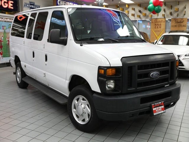 2013 Ford E-Series E-350 XL Super Duty Passenger Van