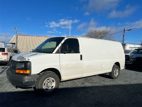 Cheap white outlet van