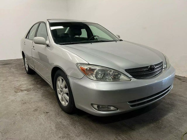 2004 Toyota Camry LE V6 FWD
