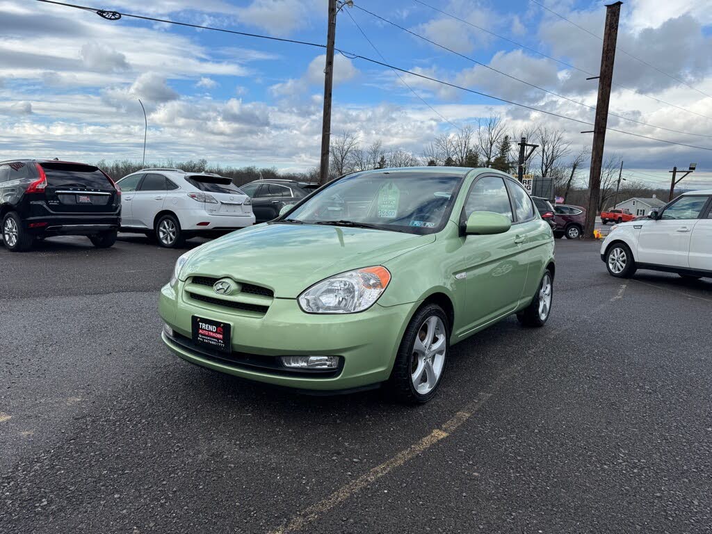 Used Hyundai Accent SE 2-Door Hatchback FWD for Sale (with Photos 