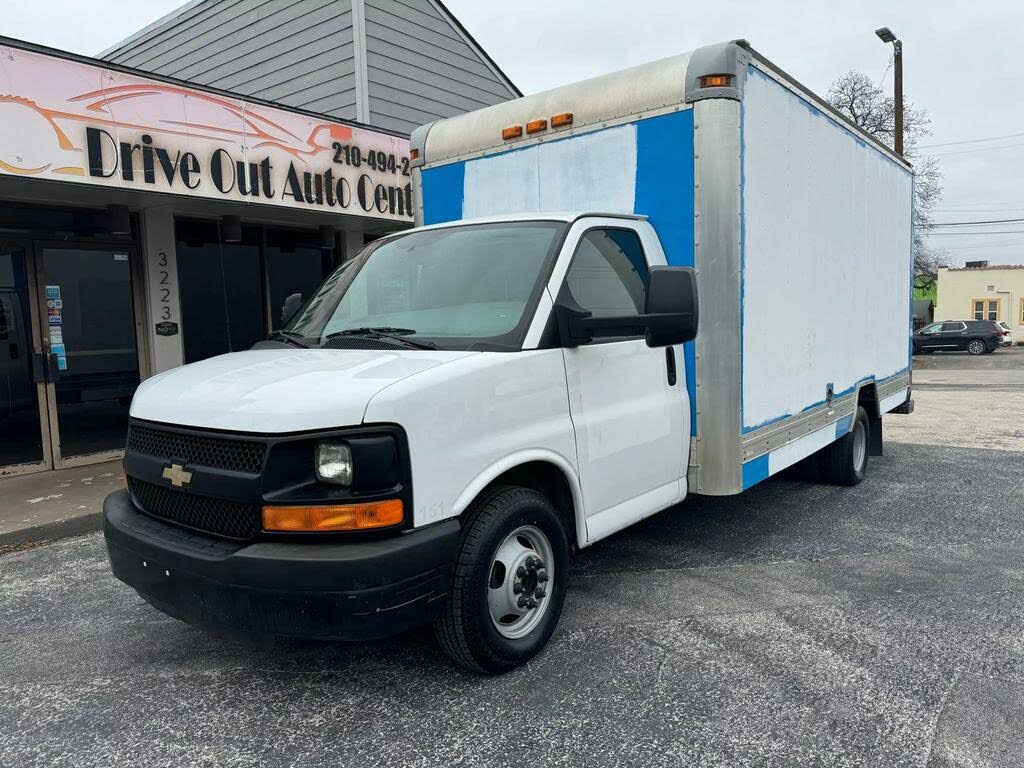 2013 chevy express store cutaway