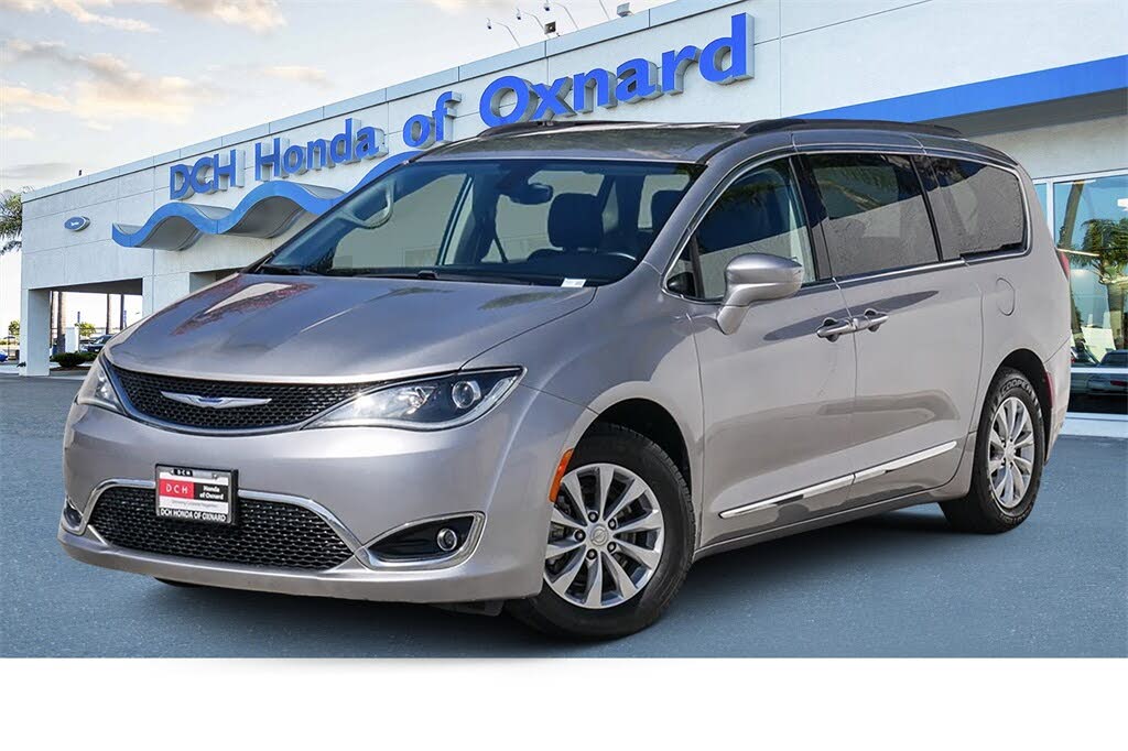 chrysler pacifica 2018 touring l plus
