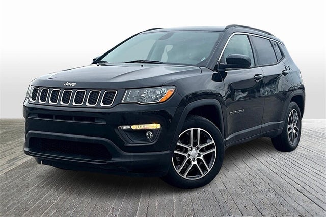2019 Jeep Compass Latitude with Sun and Wheel Package FWD