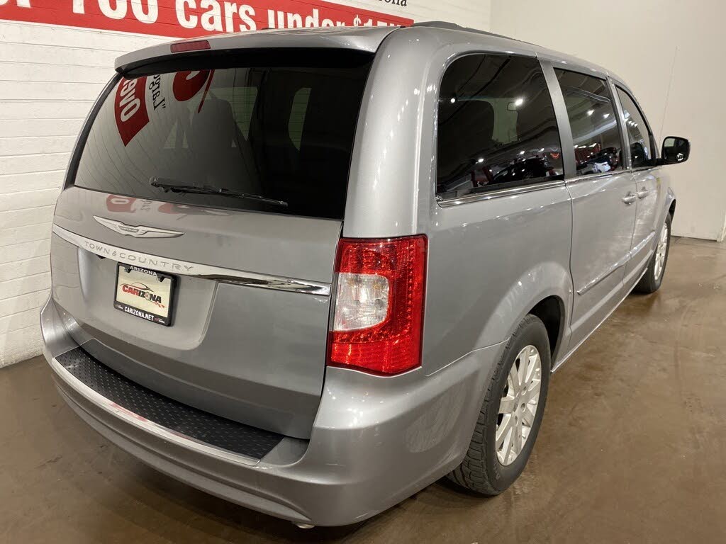 Used chrysler best sale minivans near me