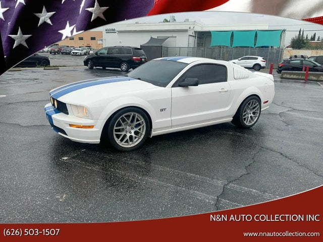 2006 Ford Mustang GT Deluxe Coupe RWD