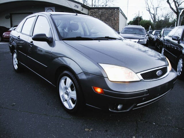 2005 Ford Focus ZX4 SES