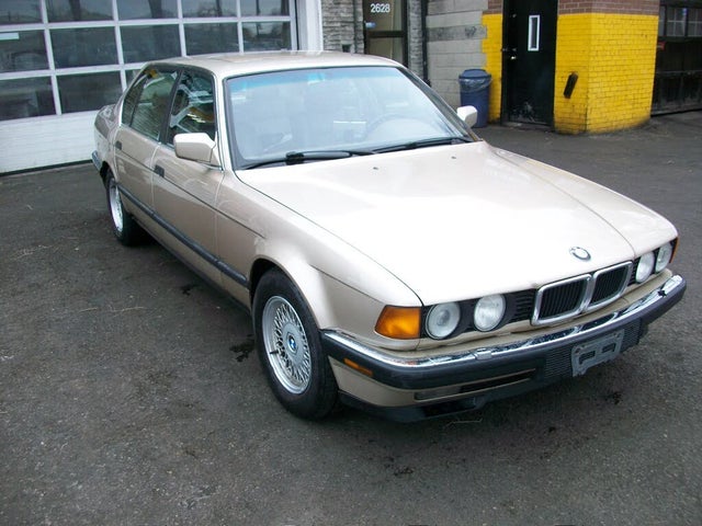 BMW 7 Series 740iL RWD 1993