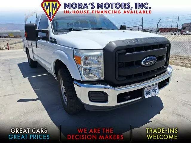 2015 Ford F-350 Super Duty Chassis XLT SuperCab RWD