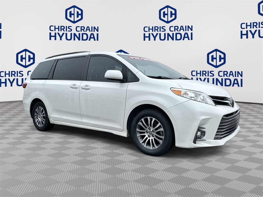 2019 toyota sienna le awd sales passenger van