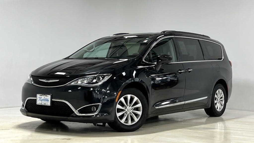 2017 chrysler best sale pacifica msrp