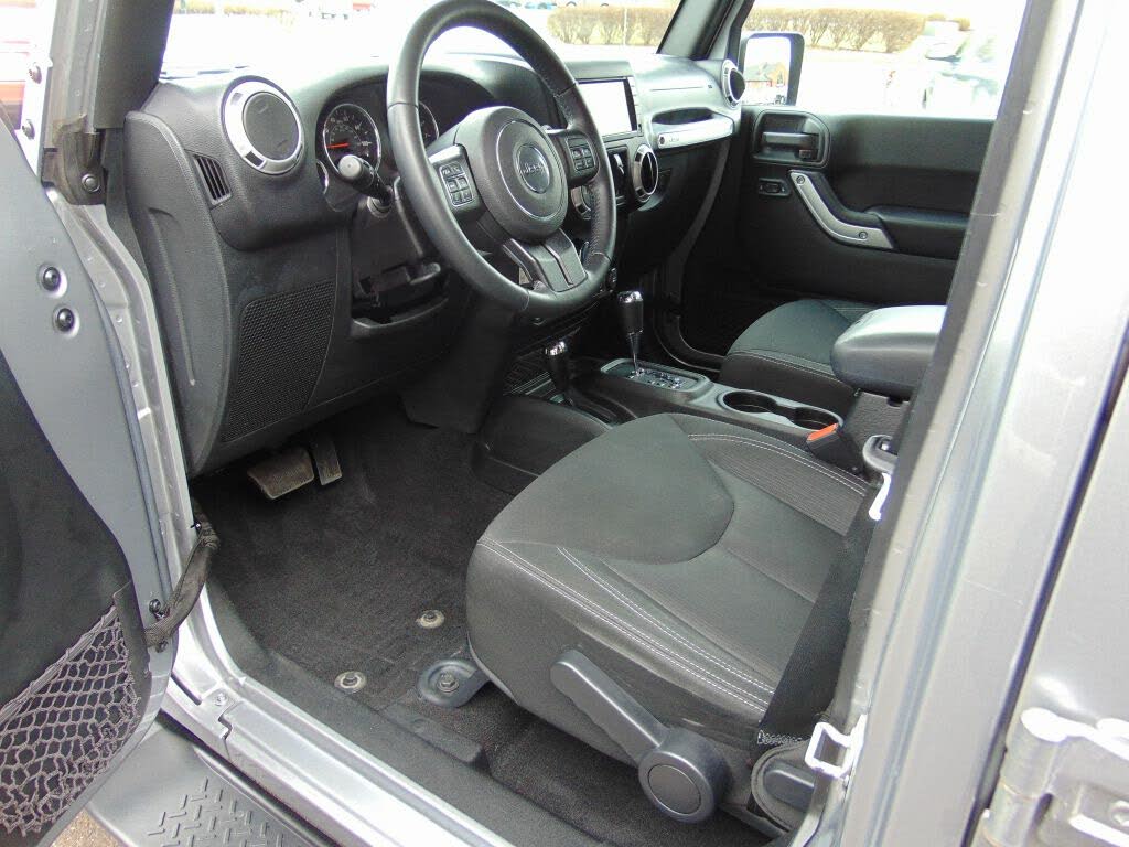 2016 Jeep Wrangler Unlimited Sahara 4WD