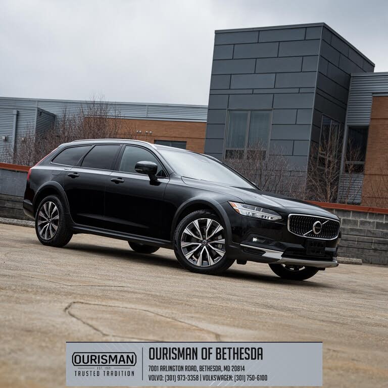 Used 2023 Volvo V90 Cross Country B6 Plus AWD for Sale (with Photos) -  CarGurus