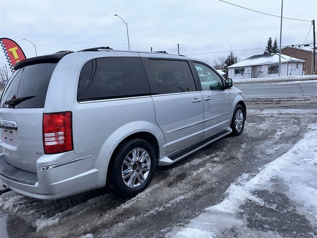 Chrysler Town & Country Limited FWD 2008