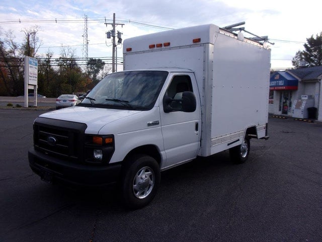 2010 Ford E-Series Chassis E-350 SD Cutaway 138 RWD with Midship Fuel Tank