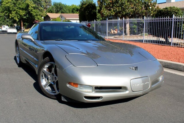 2001 Chevrolet Corvette Coupe RWD