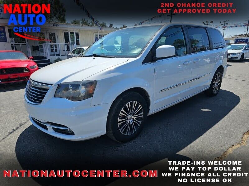 2016 town cheap and country limited