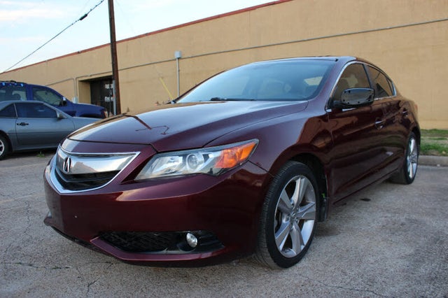 2014 Acura ILX 2.0L FWD with Technology Package