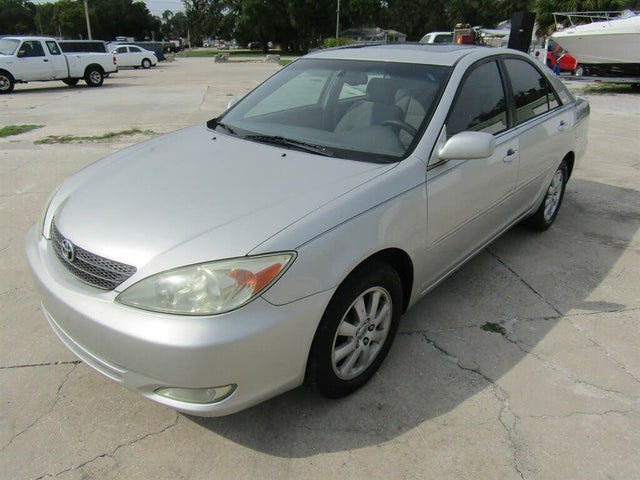 2004 Toyota Camry XLE V6 FWD