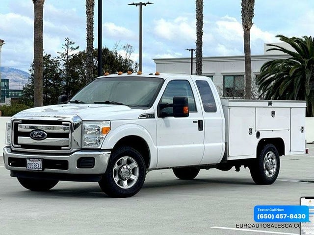 2016 Ford F-350 Super Duty Chassis XLT SuperCab RWD