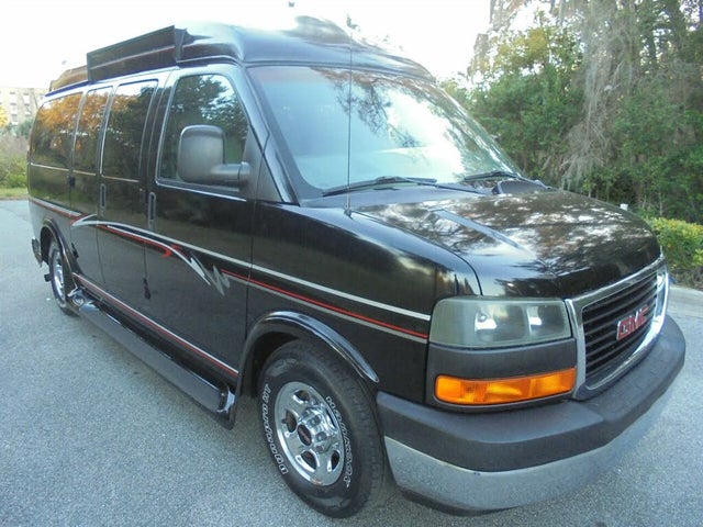 2004 GMC Savana 1500 SLE Passenger Van