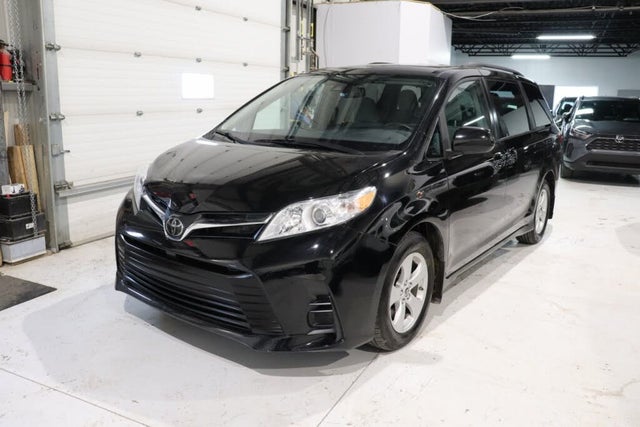 Toyota Sienna LE 7-Passenger FWD with Auto-Access Seat 2020