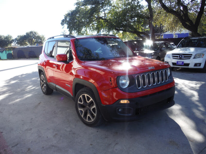 https://static.cargurus.com/images/forsale/2024/02/11/07/11/2015_jeep_renegade-pic-2822206080582474257-1024x768.jpeg