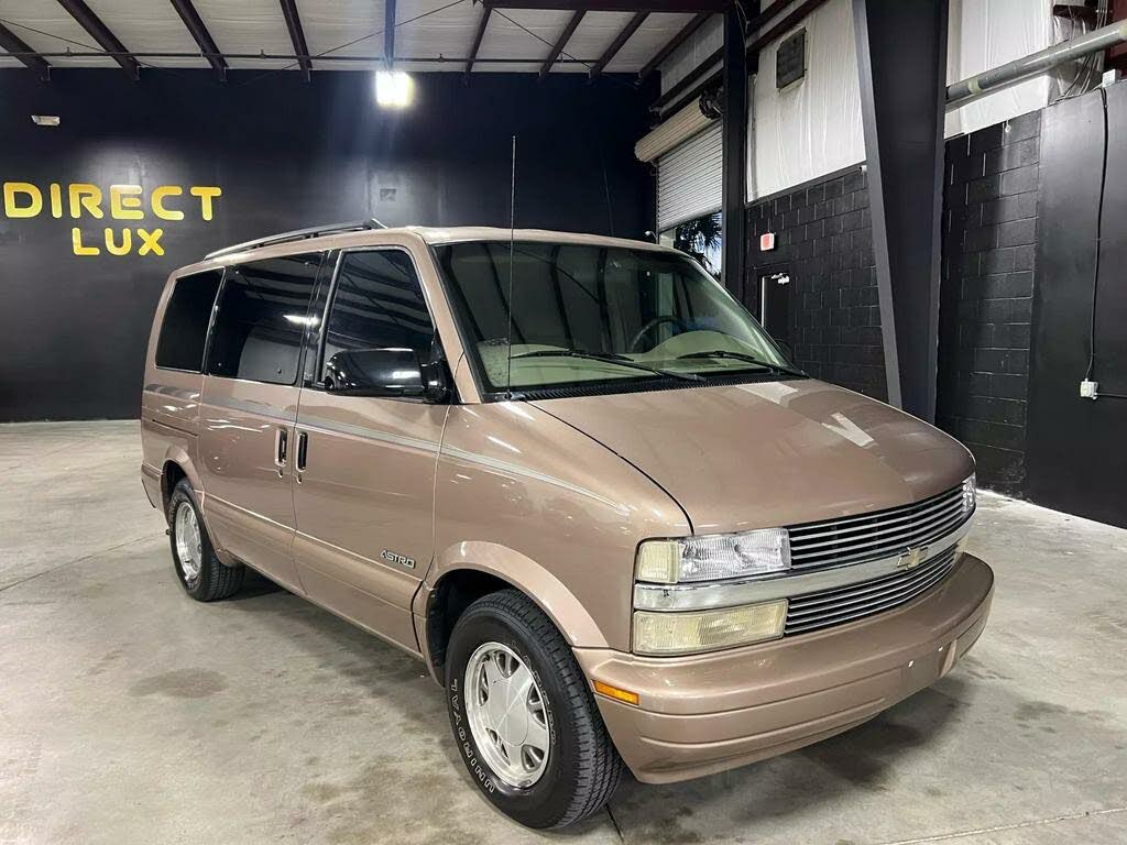 2000 chevy minivan sales