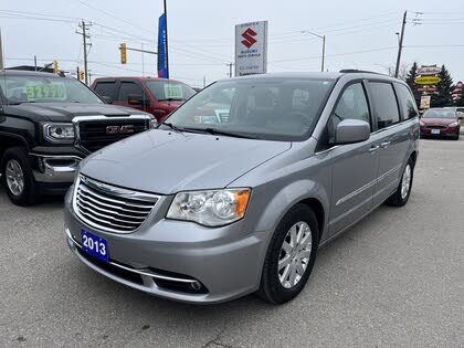 Chrysler Town & Country Touring FWD 2013