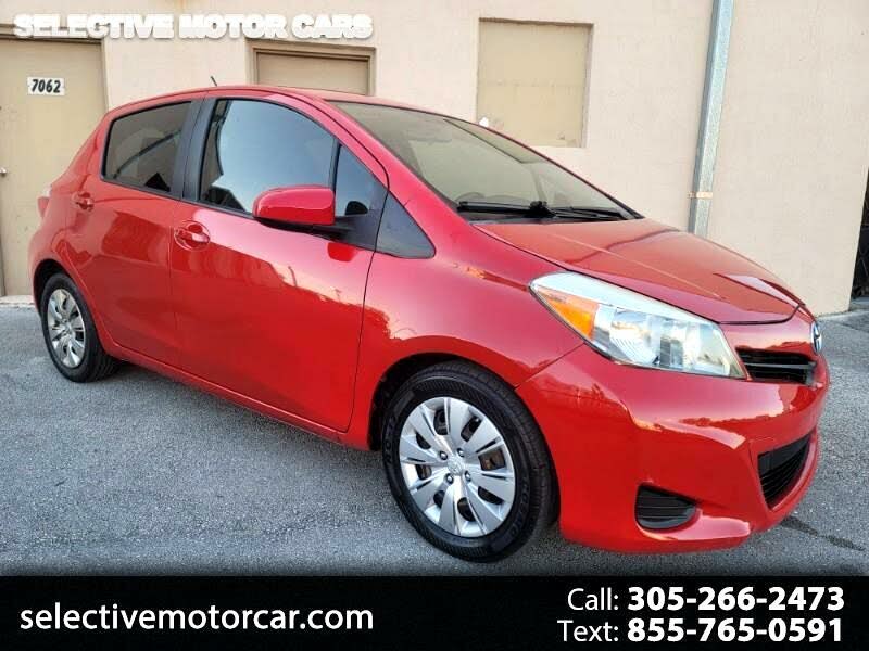 2013 Toyota Yaris LE 2dr Hatchback