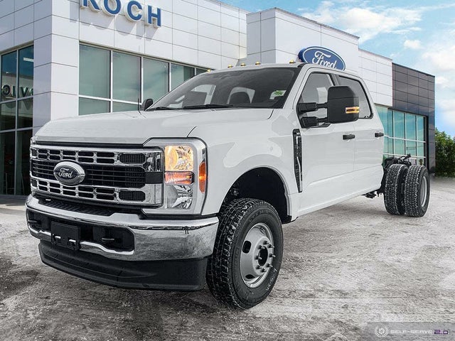 2023 Ford F-350 Super Duty Chassis XLT Crew Cab DRW 4WD