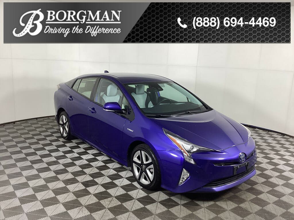 Used toyota deals prius near me