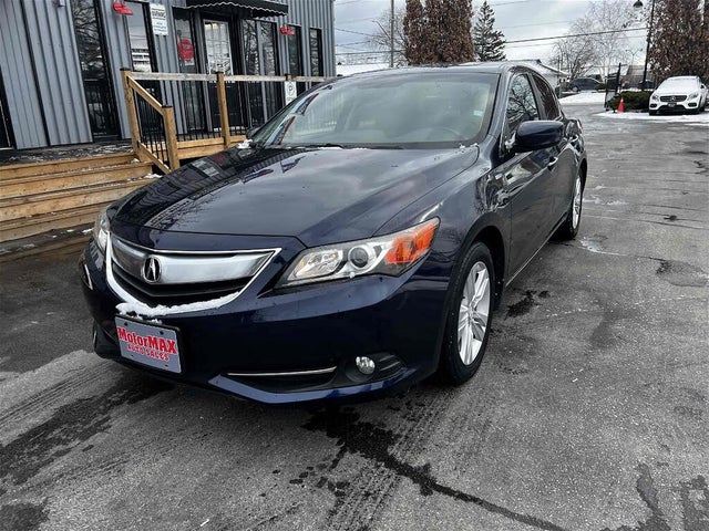 Acura ILX 2.0L FWD with Technology Package 2013