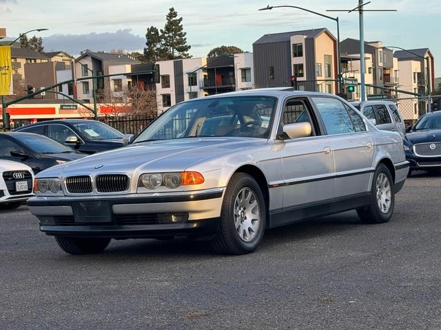 2000 BMW 7 Series 740iL RWD