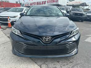 Toyota Camry SE FWD