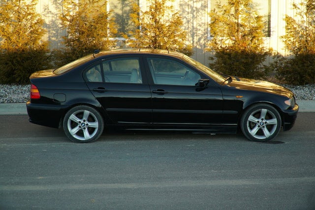 2004 BMW 3 Series 325i Sedan RWD