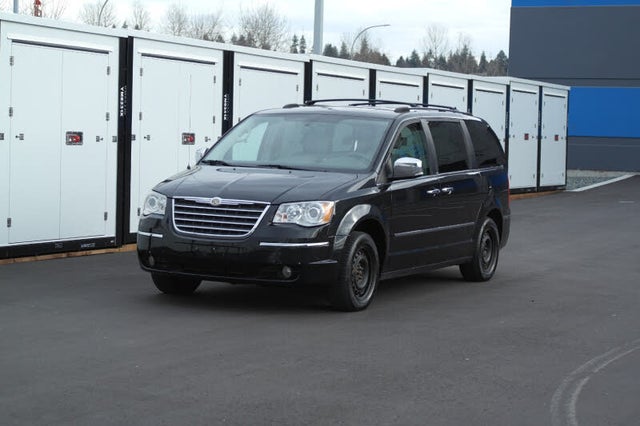 2010 Chrysler Town & Country Limited FWD