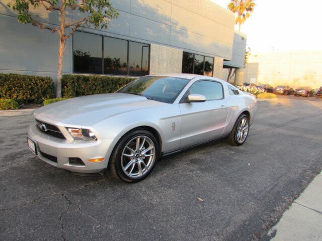 2010 Ford Mustang V6 Coupe RWD