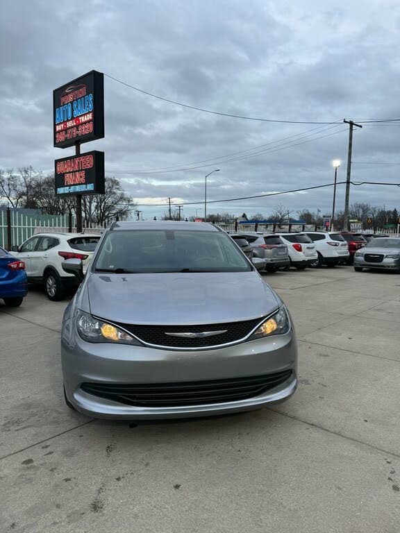 Used chrysler 2024 pacifica minivan