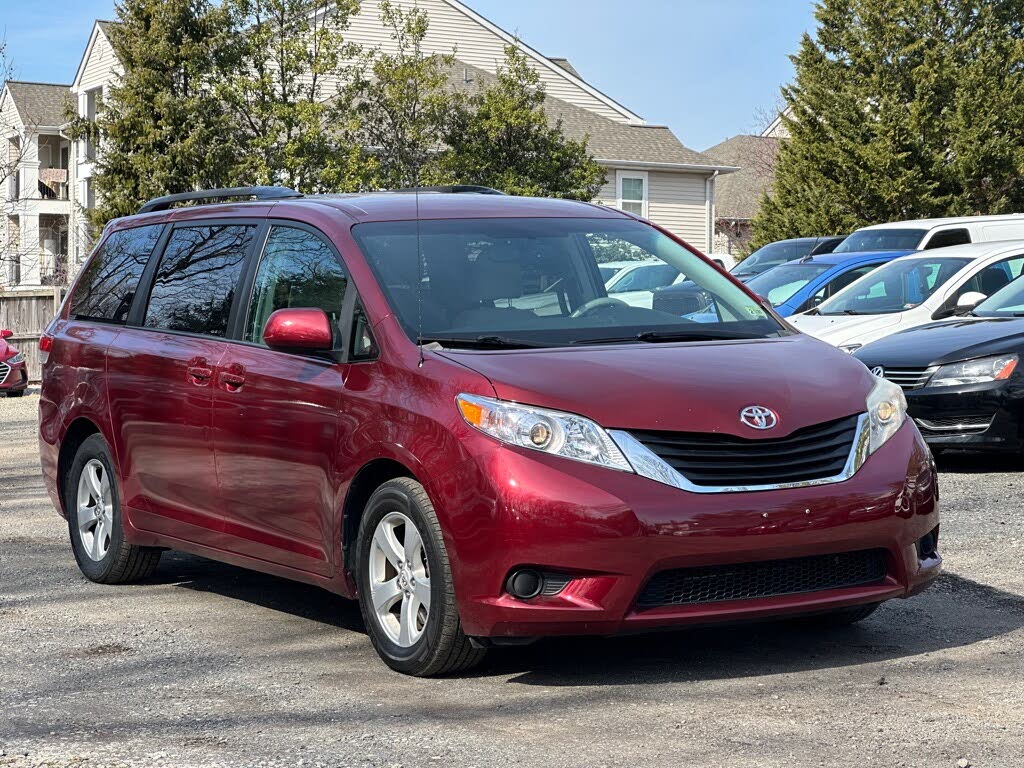 2012 toyota best sale sienna le v6