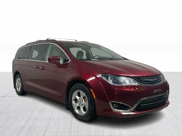2017 Chrysler Pacifica Hybrid Touring Plus FWD