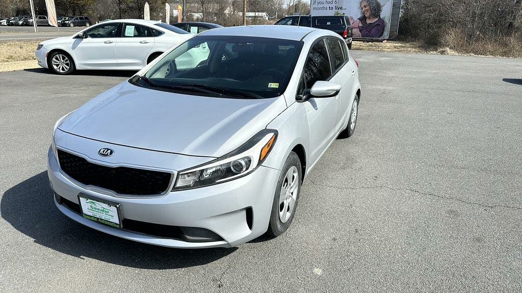 2018 Kia Forte5 LX FWD