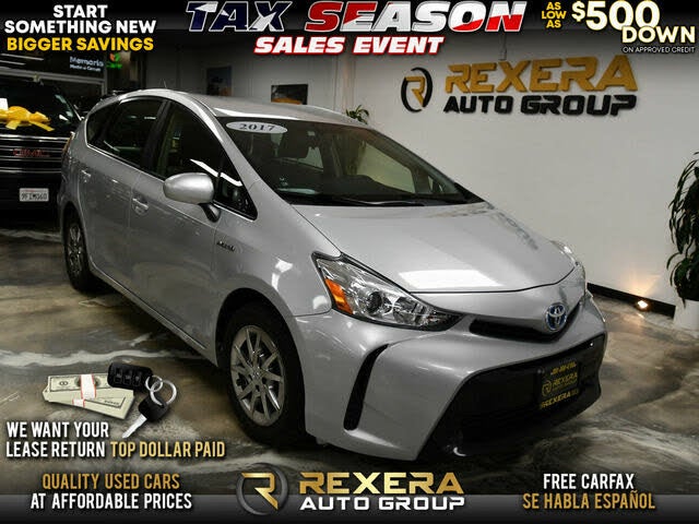 2017 Toyota Prius v Two FWD