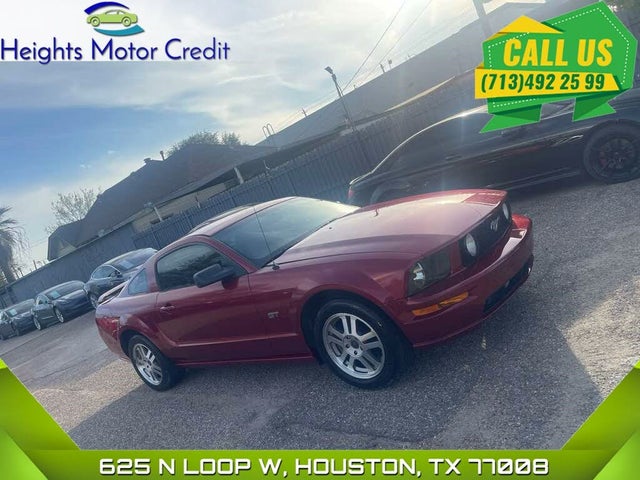 2005 Ford Mustang GT Deluxe Coupe RWD