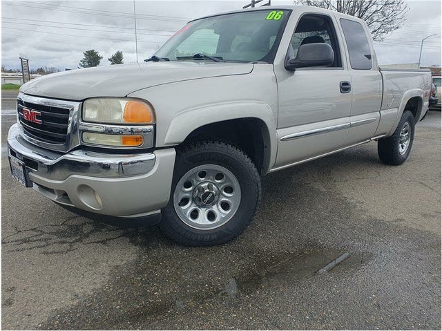 2006 GMC Sierra 1500 SLE1 Extended Cab 6.5 ft. 4WD