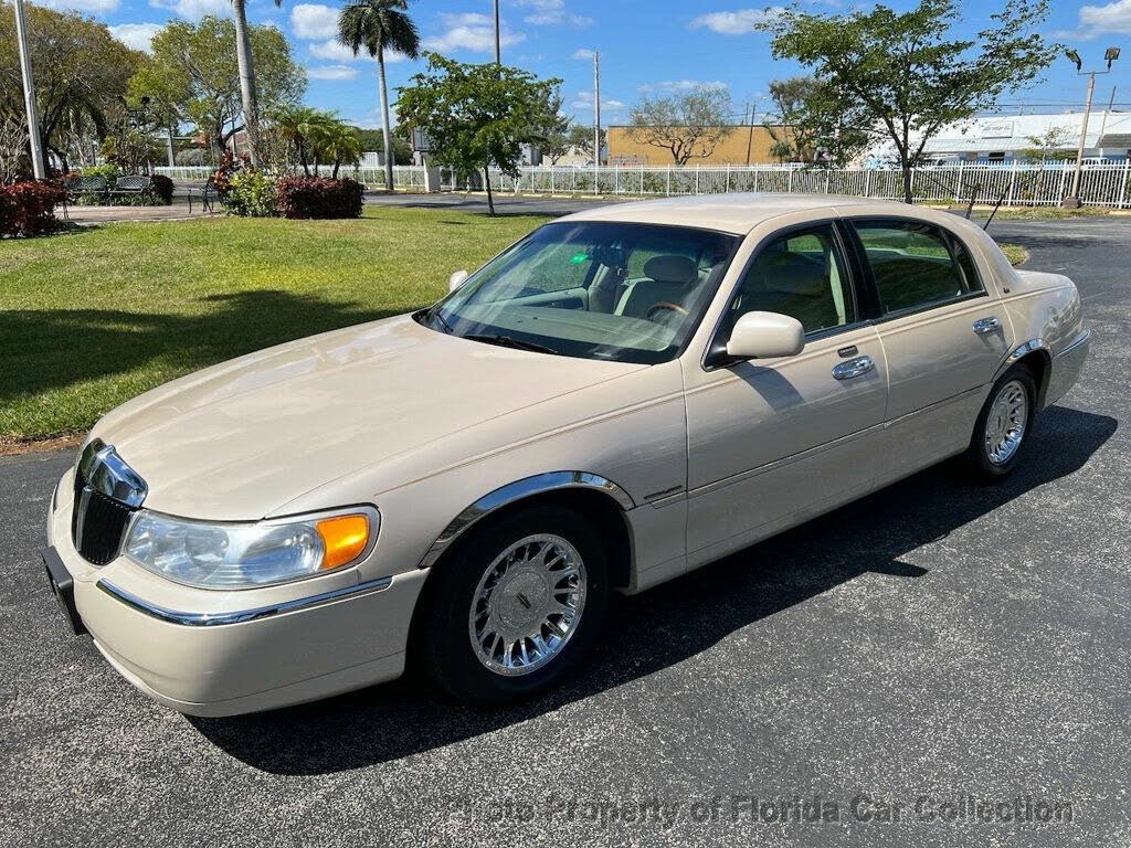 Used 2002 Lincoln Town Car for Sale in Miami FL with Photos